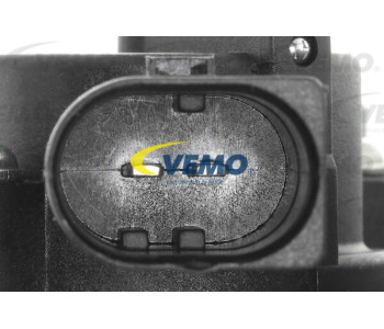 Интеркулер (охладител за въздуха на турбината) VEMO V10-60-0030 за SEAT TOLEDO IV (KG3) от 2012