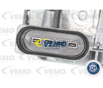 Кондензатор, климатизация VEMO V25-62-0010 за FORD FOCUS II (DA) комби от 2004 до 2012