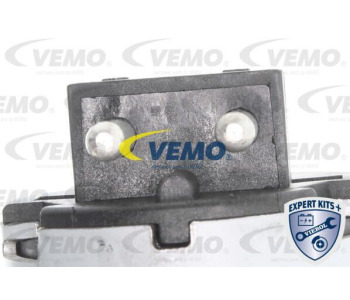 Кондензатор, климатизация VEMO V30-62-1040 за MERCEDES E (W210) седан от 1995 до 2003
