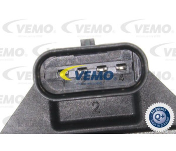 Кондензатор, климатизация VEMO V30-62-1038 за MERCEDES C (W204) седан от 2007 до 2014