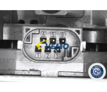Интеркулер (охладител за въздуха на турбината) VEMO V30-60-1299 за MERCEDES SLK (R172) от 2011