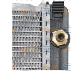 Радиатор, охлаждане на двигателя HELLA 8MK 376 712-754 за MERCEDES E (S210) комби от 1996 до 2003