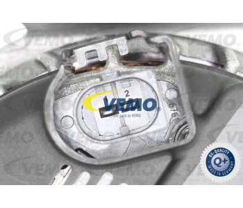 Радиатор, охлаждане на двигателя VEMO V30-60-1324 за MERCEDES VITO (W447) Dualiner от 2014