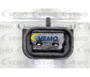 Кондензатор, климатизация VEMO V40-62-0030 за OPEL VECTRA A (J89) седан от 1988 до 1995